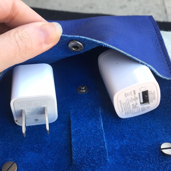 ‘This Is Ground’ Leather Multi Cord Organiser - Picture 4 of 14